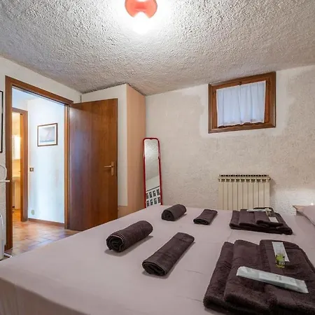 Garda Lake/ Free Park/ Big Swimming Pool Apartment *