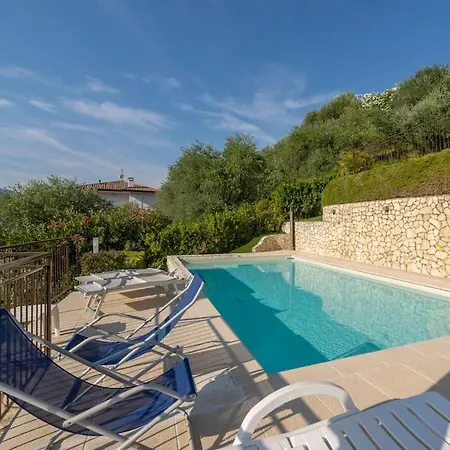 Garda Lake/ Free Park/ Big Swimming Pool Apartment