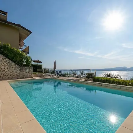 Apartment Garda Lake/ Free Park/ Big Swimming Pool