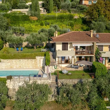 Garda Lake/ Free Park/ Big Swimming Pool * Torri Del Benaco